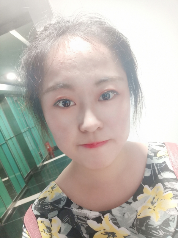 小花伞的第一张照片--黑龙江闪婚服务中心